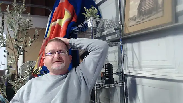 Randomoldguy615 online show from March 2, 3:45 am