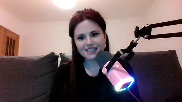 Della Ideal online show from March 2, 7:12 pm