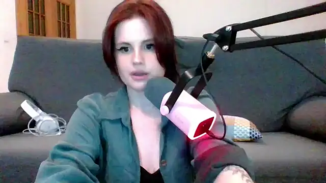 Della Ideal online show from March 9, 9:14 pm