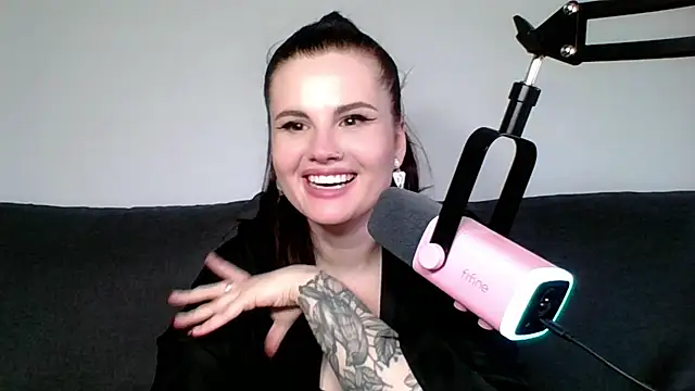 Della Ideal online show from March 19, 12:12 pm