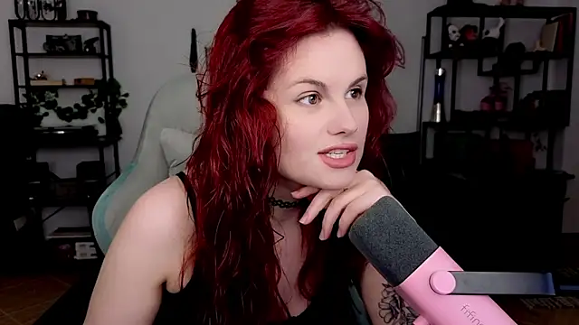 Snapshot of Della_Ideal chatting on May 11, 6:16 pm Della Ideal online show from May 11, 6:16 pm