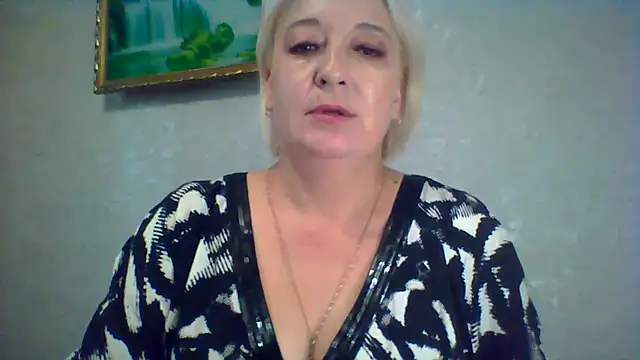 Snapshot of ArielXLoveresss chatting on August 3, 8:02 am ArielXLoveresss online show from August 3, 8:02 am