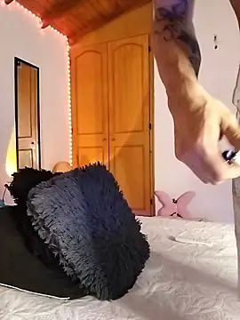 morenosiam online show from December 17, 1:55 am