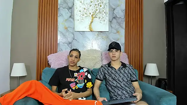 Snapshot of KING_OFF_BOYS chatting on April 24, 1:24 pm KING OFF BOYS online show from April 24, 1:24 pm