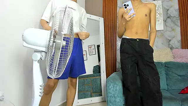 Snapshot of KING_OFF_BOYS chatting on May 7, 2:44 pm KING OFF BOYS online show from May 7, 2:44 pm