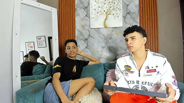 Snapshot of KING_OFF_BOYS chatting on May 13, 2:36 pm KING OFF BOYS online show from May 13, 2:36 pm