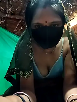 Snapshot of Chhavi_Chadha chatting on February 16, 3:13 am Chhavi Chadha online show from February 16, 3:13 am