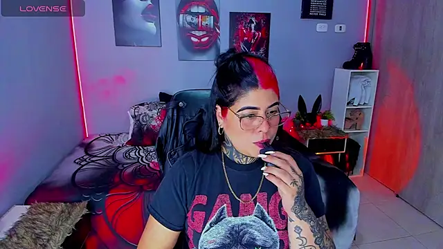 Veronika metal online show from September 25, 6:00 pm