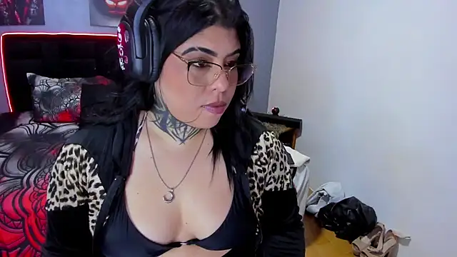Veronika metal online show from July 30, 11:15 pm
