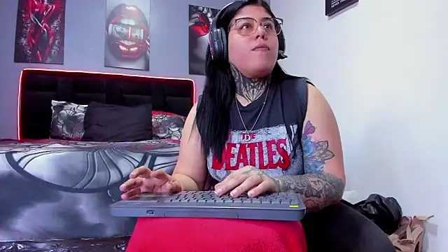 Veronika metal online show from August 5, 8:33 pm