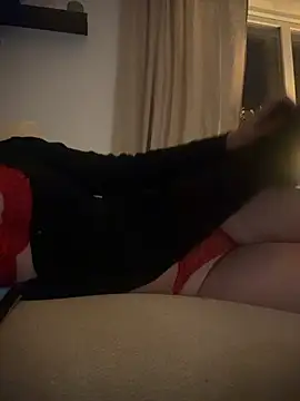 SwedishAstrid online show from February 14, 9:55 pm