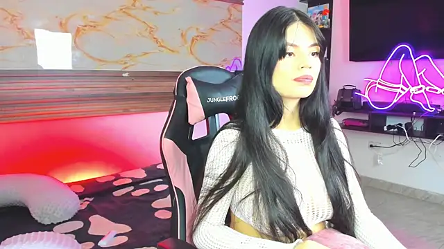 Snapshot of Cloe_roouse chatting on November 10, 7:02 pm Cloe roouse online show from November 10, 7:02 pm