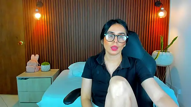 Snapshot of zakia23_ chatting on March 14, 7:01 pm zakia23 online show from March 14, 7:01 pm