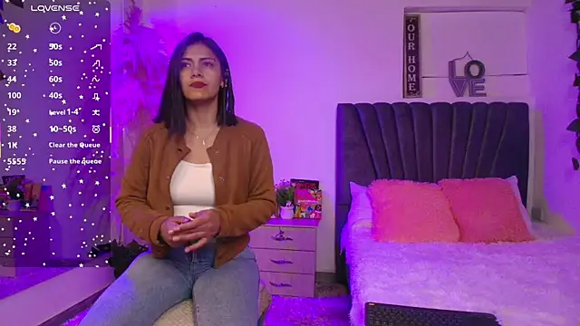Snapshot of miaoconell chatting on June 23, 10:30 pm miaoconell online show from June 23, 10:30 pm
