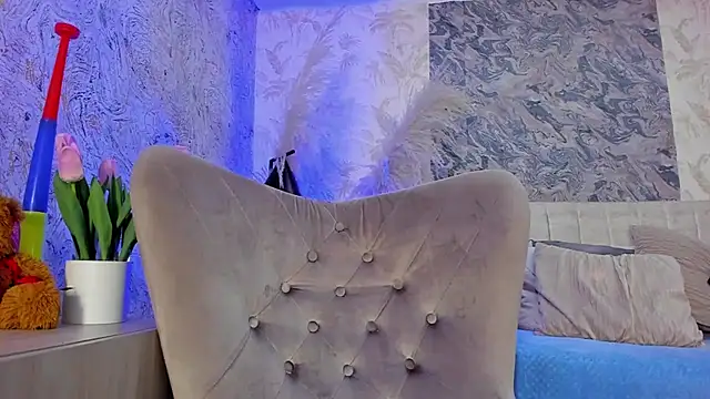 Arianaa collins online show from July 7, 11:47 am