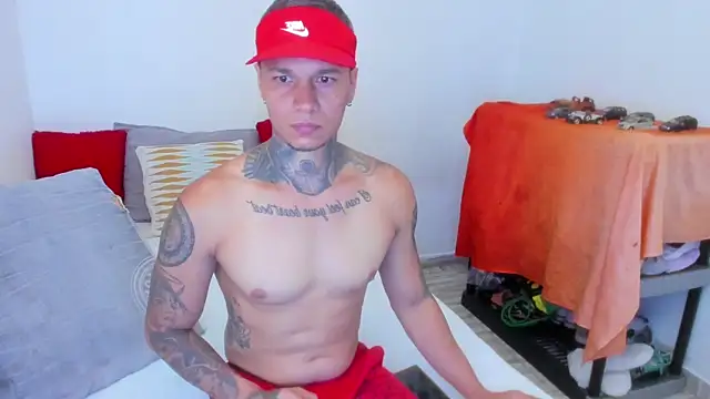 Snapshot of damian_c12 chatting on March 4, 12:39 am damian c12 online show from March 4, 12:39 am