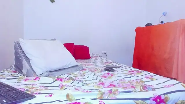 Snapshot of damian_c12 chatting on March 7, 8:44 pm damian c12 online show from March 7, 8:44 pm