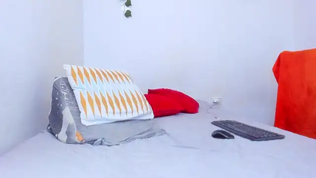 Snapshot of damian_c12 chatting on March 9, 8:21 pm damian c12 online show from March 9, 8:21 pm