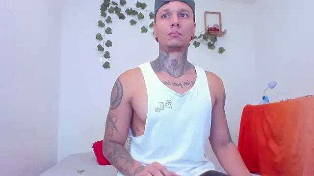 Snapshot of damian_c12 chatting on March 14, 1:37 am damian c12 online show from March 14, 1:37 am