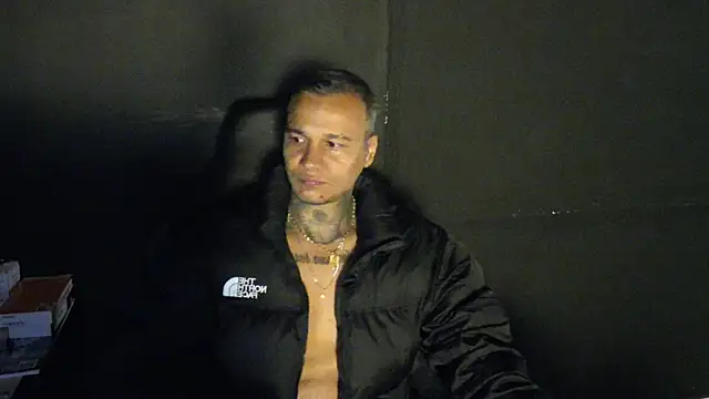 Snapshot of damian_c12 chatting on March 8, 4:44 pm damian c12 online show from March 8, 4:44 pm