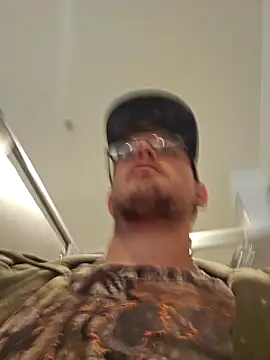 dylanroberts1995 online show from March 13, 1:50 pm