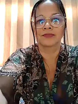 Snapshot of Novata chatting on July 5, 7:43 pm Novata online show from July 5, 7:43 pm