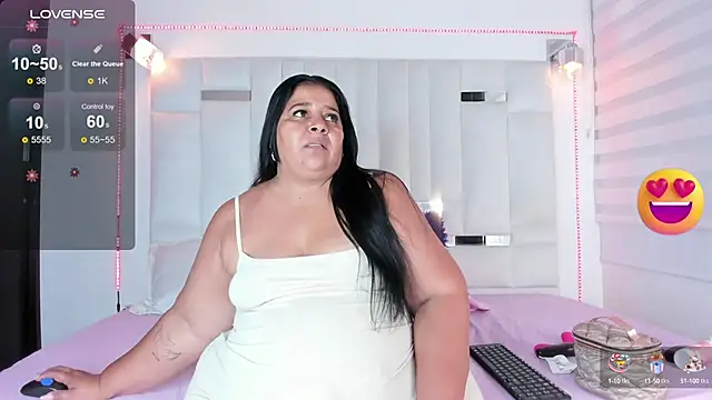 LunaaSweett online show from September 13, 12:49 pm