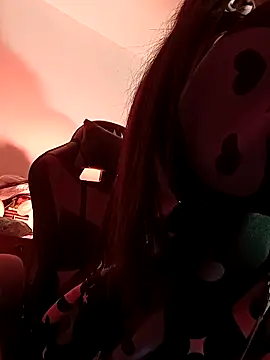 MiaStarts online show from April 18, 8:07 am