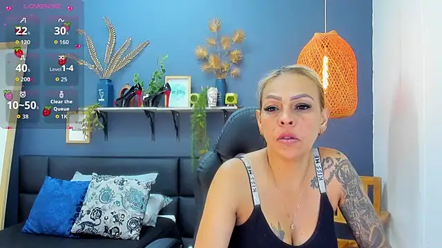yessila parker online show from June 6, 8:52 am