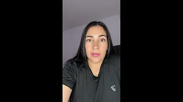luna lgomez  online show from July 29, 8:18 pm