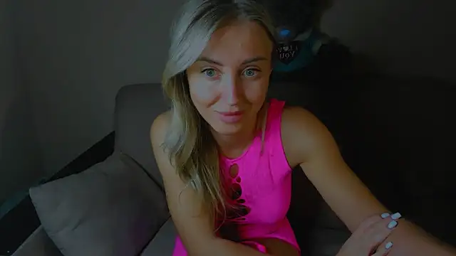 snezana blond online show from March 17, 5:05 pm