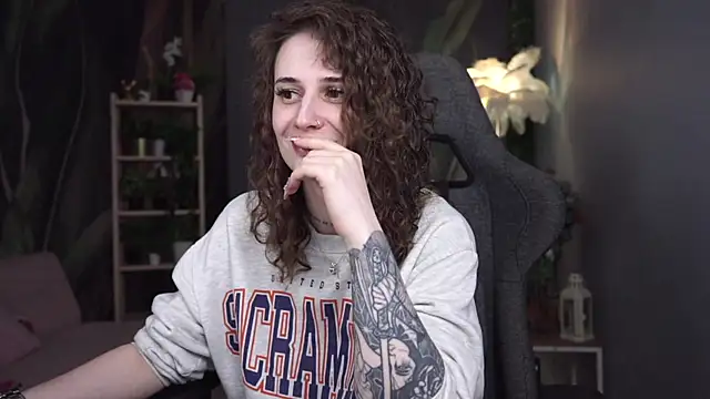 OliviaMcClean online show from April 30, 11:20 pm