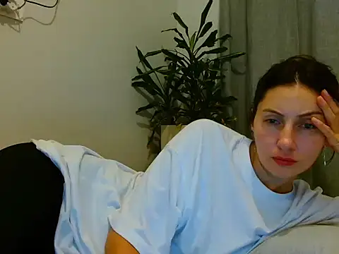 Irina9793 online show from June 16, 6:21 pm