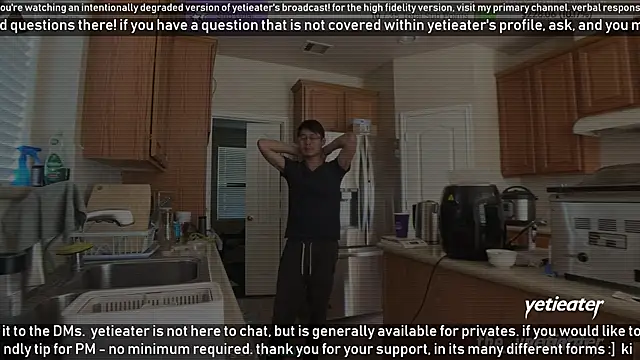 Snapshot of yetieater chatting on December 20, 7:28 pm yetieater online show from December 20, 7:28 pm