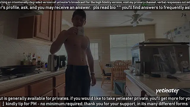 Snapshot of yetieater chatting on December 23, 6:37 pm yetieater online show from December 23, 6:37 pm