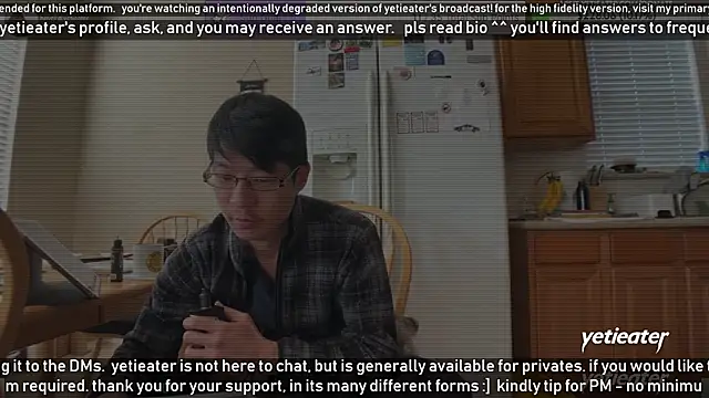 Snapshot of yetieater chatting on January 7, 7:17 pm yetieater online show from January 7, 7:17 pm