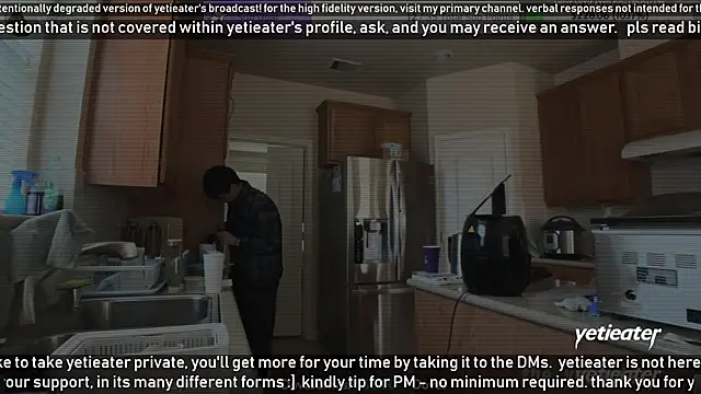 Snapshot of yetieater chatting on January 9, 6:57 pm yetieater online show from January 9, 6:57 pm