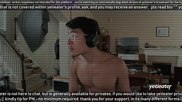 Snapshot of yetieater chatting on January 30, 9:14 pm yetieater online show from January 30, 9:14 pm