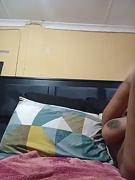 JuicyMilkyTizzy online show from May 23, 1:37 pm