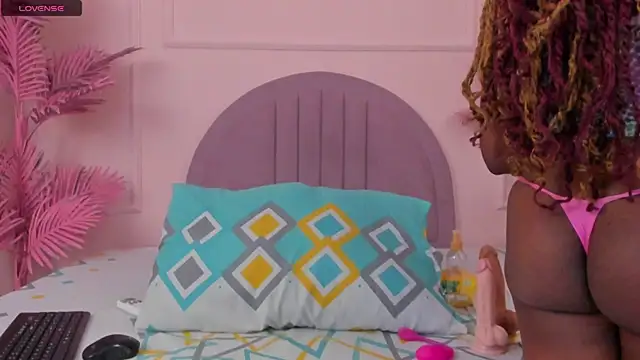 Hanaahquinn online show from March 16, 12:11 pm