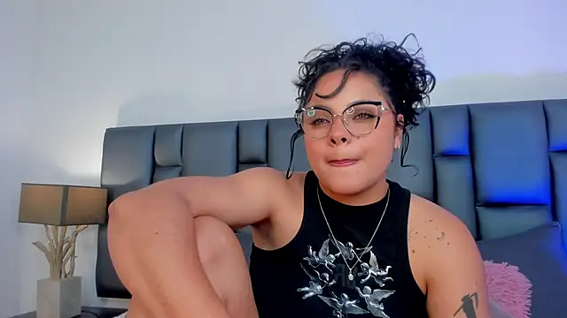 Snapshot of LunaSotto chatting on March 6, 1:48 am LunaSotto online show from March 6, 1:48 am