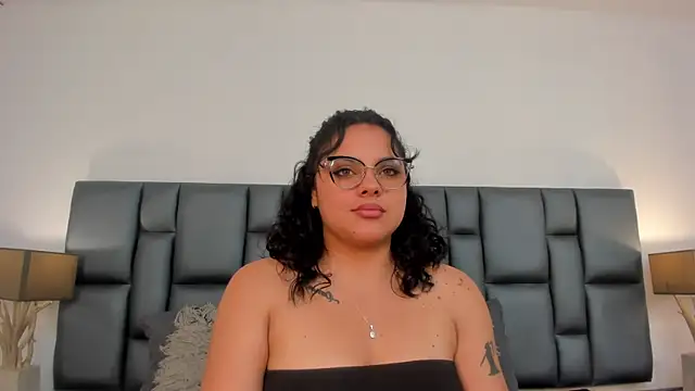 Snapshot of LunaSotto chatting on March 16, 1:59 am LunaSotto online show from March 16, 1:59 am