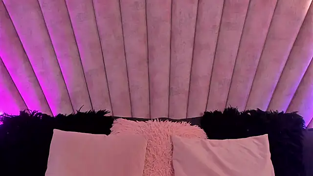 Snapshot of LunaSotto chatting on October 24, 7:32 pm LunaSotto online show from October 24, 7:32 pm