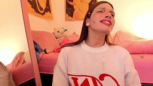 Loona s online show from October 6, 7:00 pm