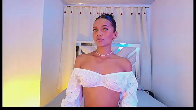 Lia Taylor1 online show from March 13, 3:35 am