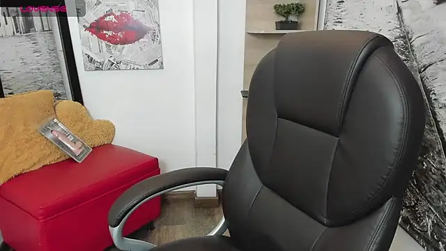 issa  nassar online show from November 13, 3:22 pm