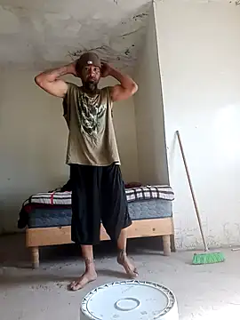 Snapshot of Flomi13 chatting on March 12, 9:32 pm Flomi13 online show from March 12, 9:32 pm