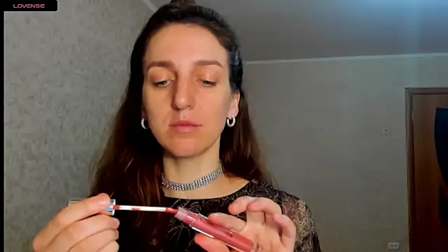 desired zzoya online show from April 4, 1:52 pm