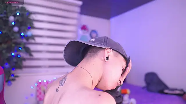 tommy blue online show from April 10, 1:22 am