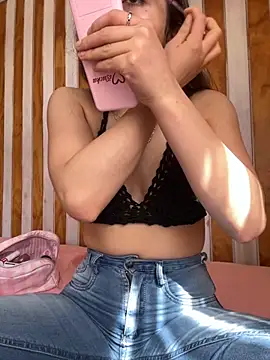 Snapshot of floooohv chatting on October 7, 6:27 pm floooohv online show from October 7, 6:27 pm